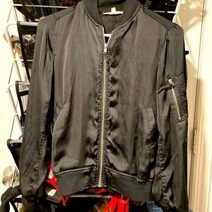 Lightweight bomber jacket